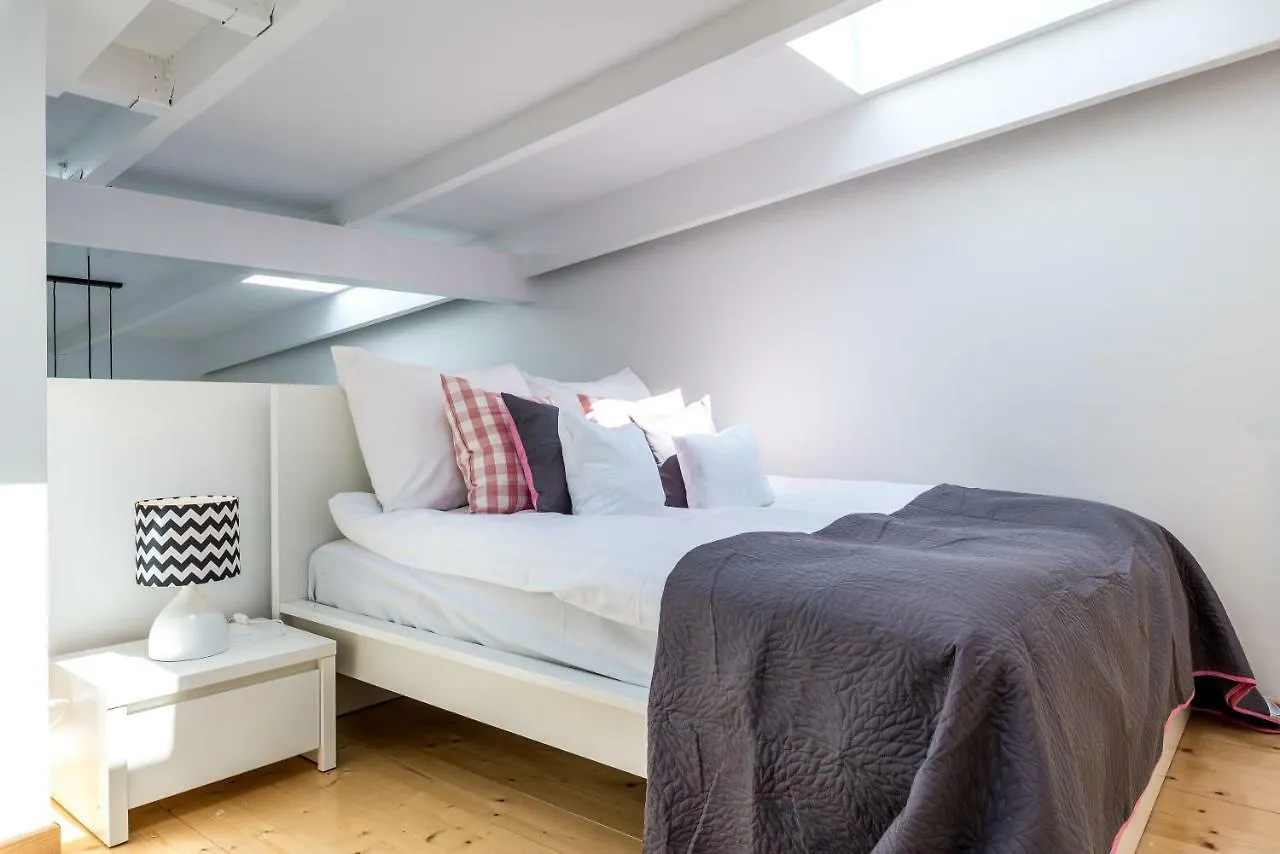 포즈난 Panorama Twin Loft Superior 아파트