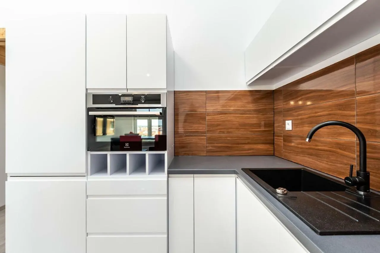 포즈난 Panorama Twin Loft Superior 아파트