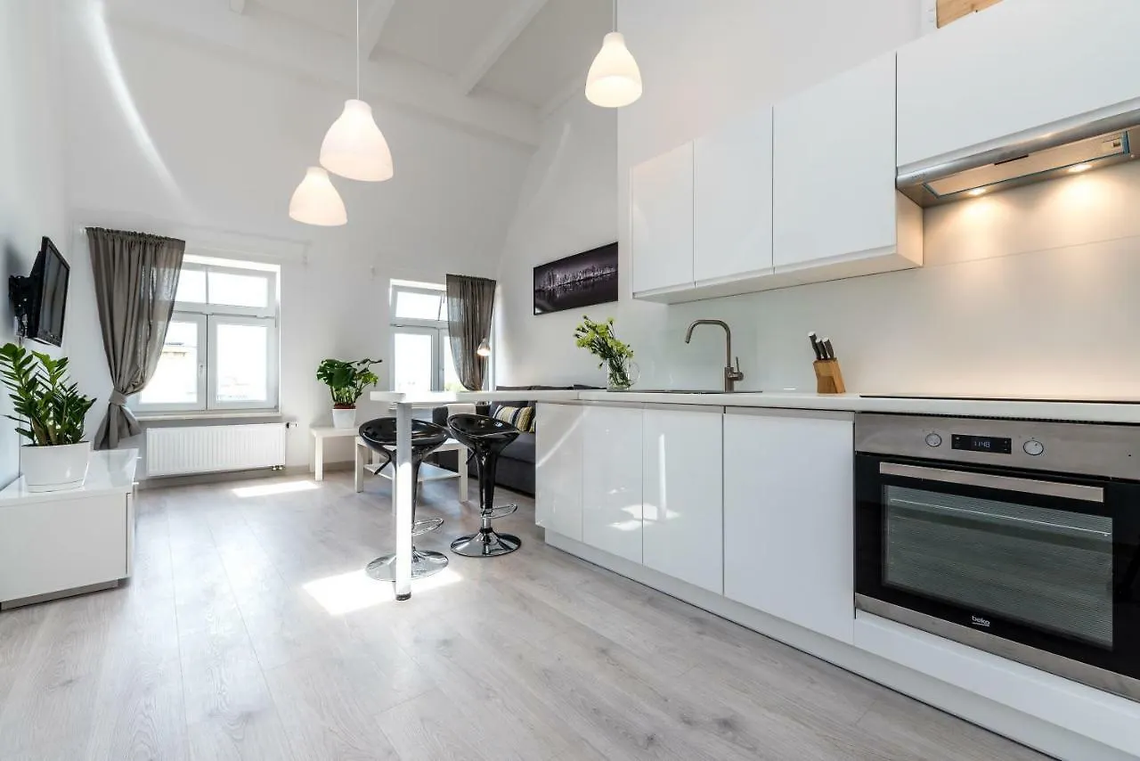포즈난 Panorama Twin Loft Superior 아파트